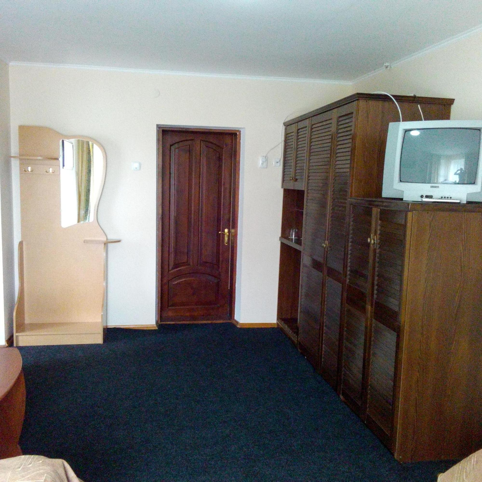 Malyvo Hotel Deliatyn Room photo