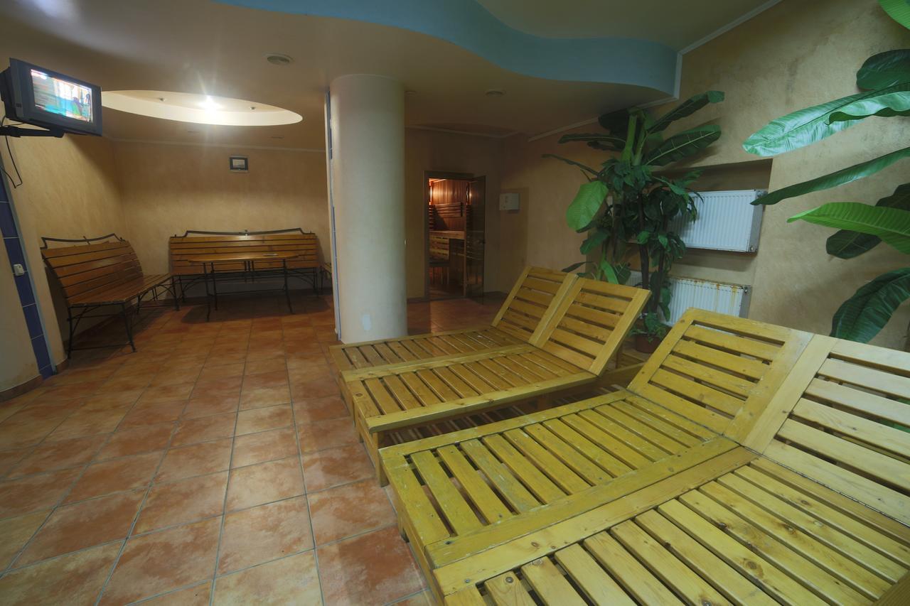 Malyvo Hotel Deliatyn Exterior photo