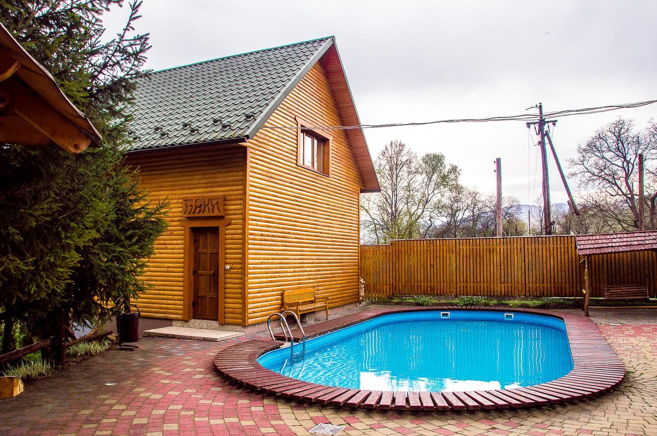 Malyvo Hotel Deliatyn Exterior photo